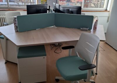 Espacio colaborativo optimizado con mesas TWIST GEN y sillas EFIT de ACTIU en Amidown